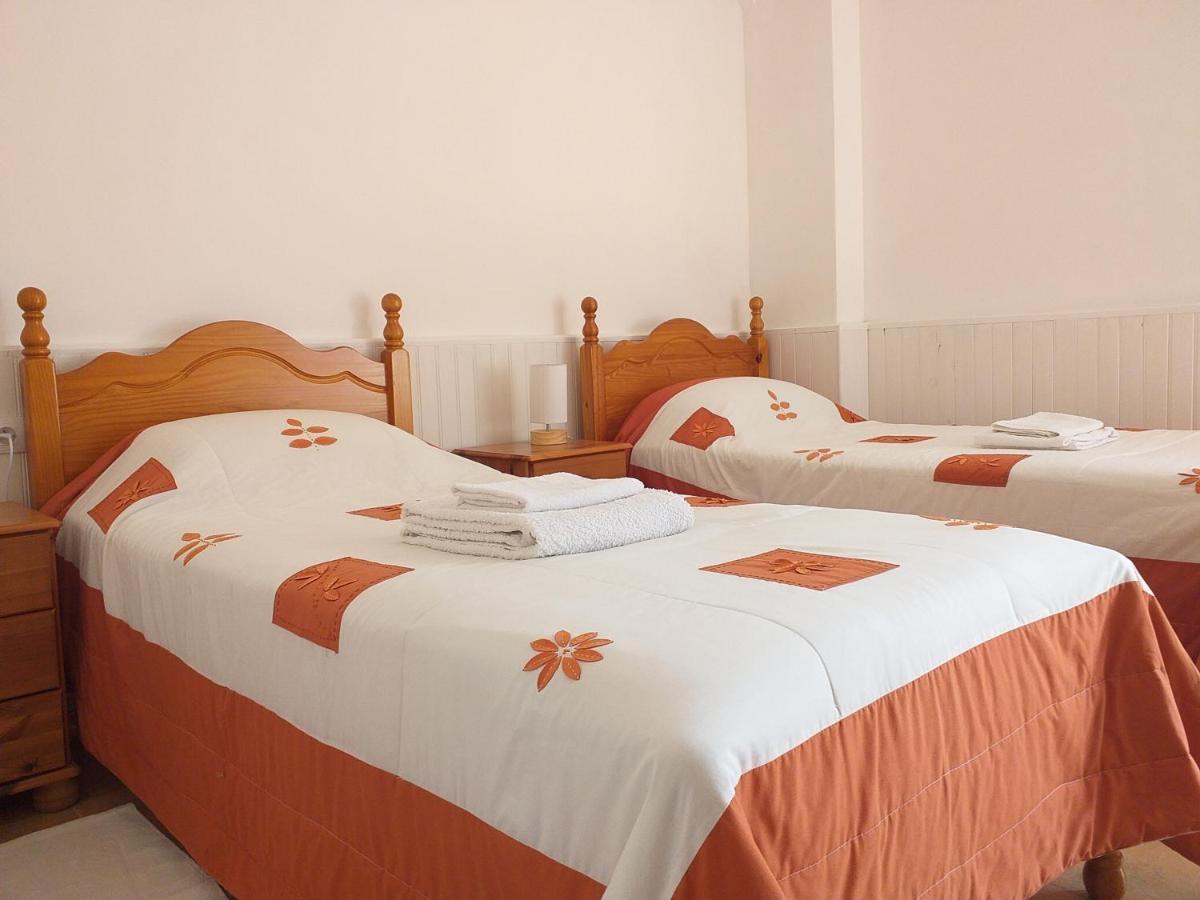 Ancienne Ecole Bed & Breakfast Cazaux-Villecomtal Eksteriør bilde