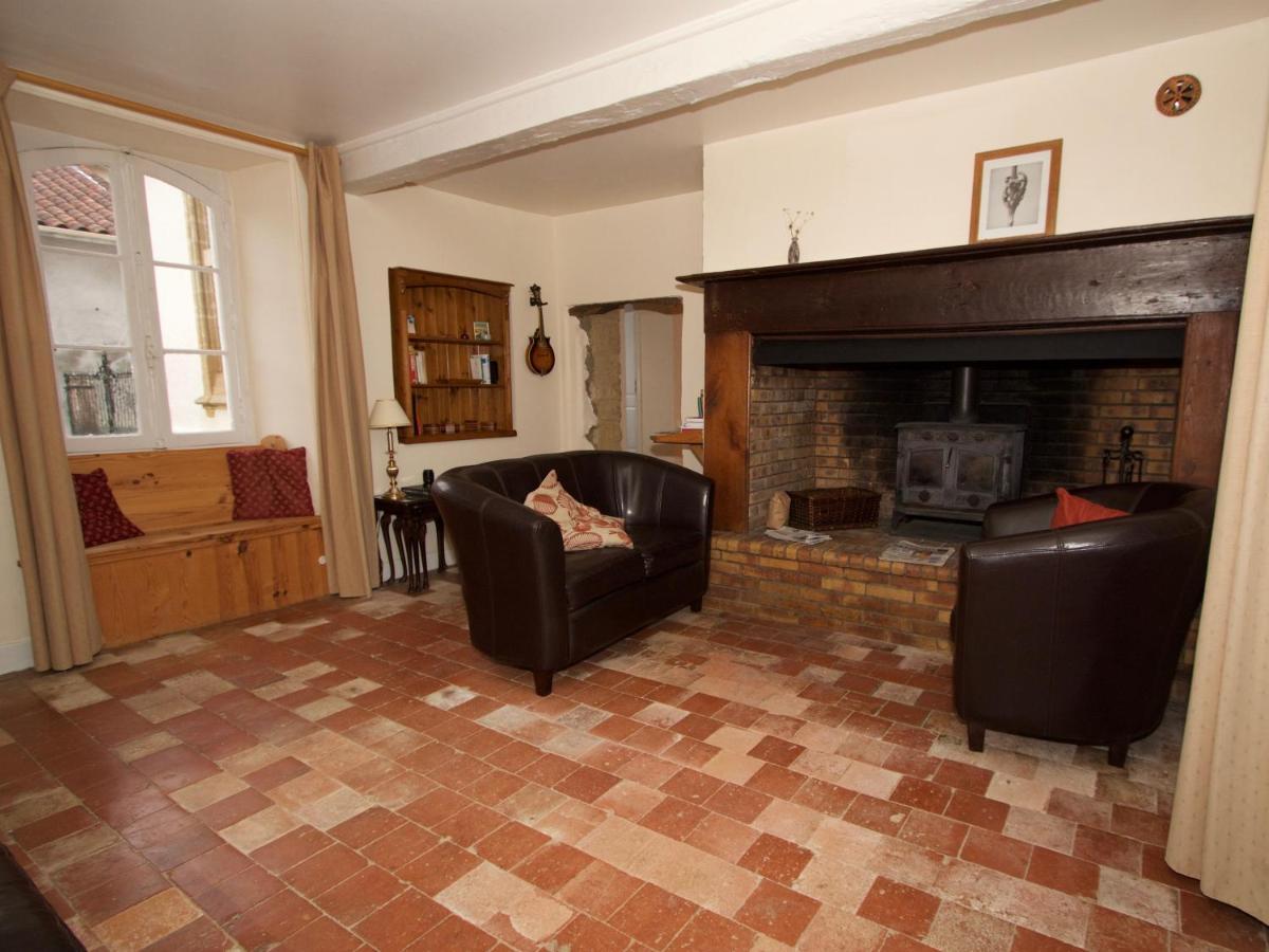 Ancienne Ecole Bed & Breakfast Cazaux-Villecomtal Eksteriør bilde