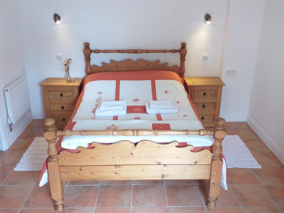 Ancienne Ecole Bed & Breakfast Cazaux-Villecomtal Eksteriør bilde