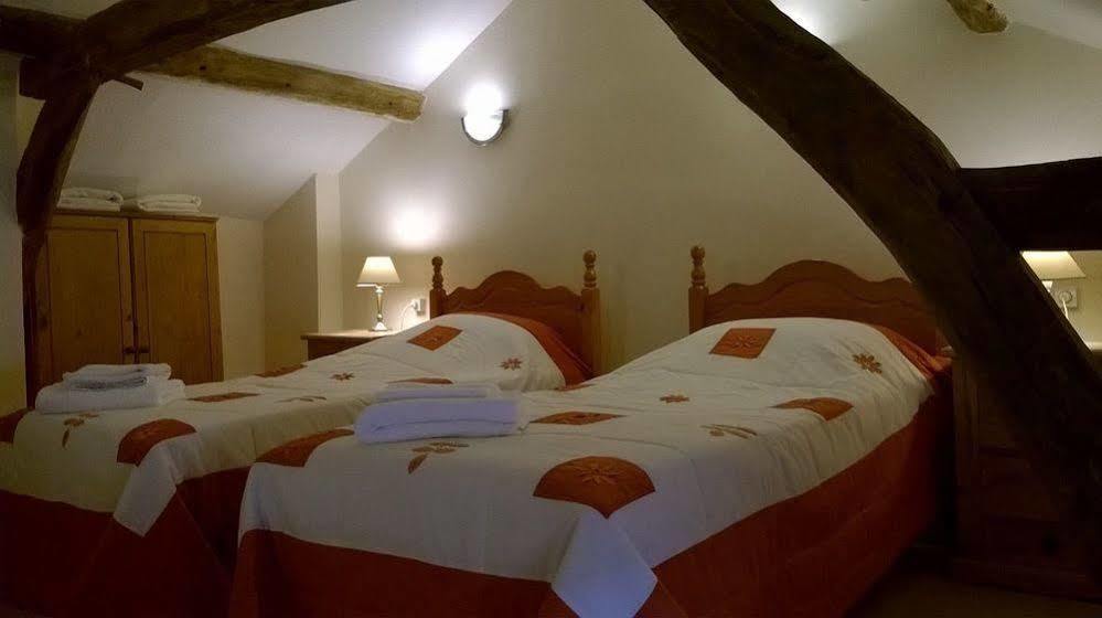 Ancienne Ecole Bed & Breakfast Cazaux-Villecomtal Eksteriør bilde